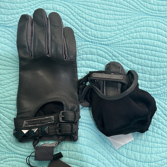 Armani Exchange touchscreen leather/polyester gloves with buckles and studs - Picture 9 of 11